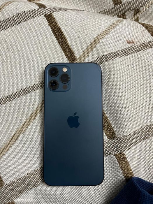 Продам айфон 12 pro
