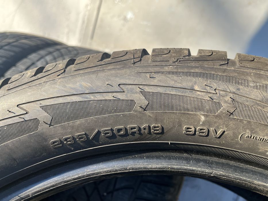 4 бр. зимни гуми 235/50/19 GoodYear AO SUV DOT 1019 5-6 mm
