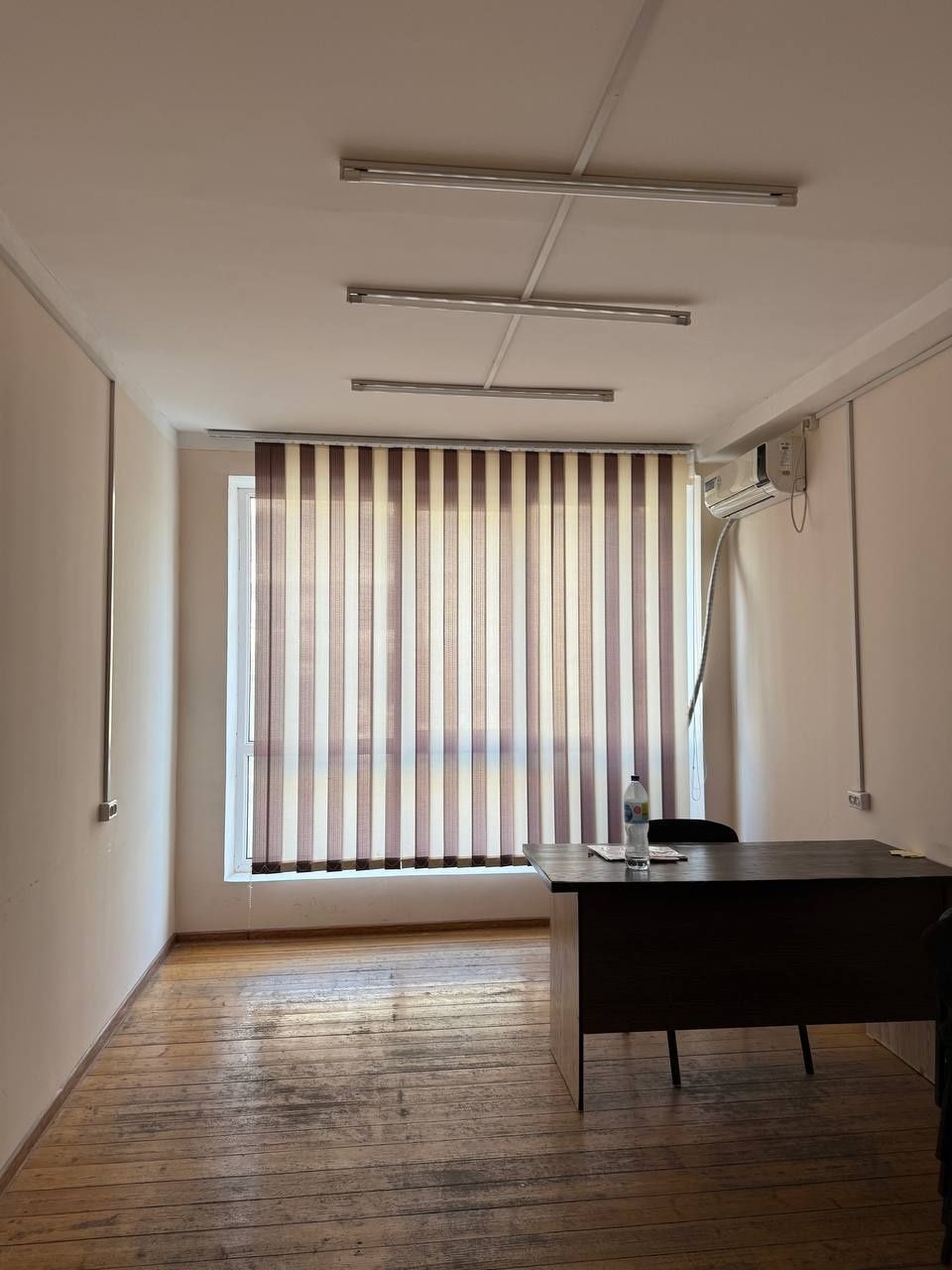 Кабинеты 15м² 30м² стадион Буньёткор метро Мирзо Улукбек  без мебели