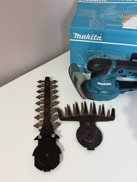 Makita Foarfeca pentru iarba si gard viu DUM604ZX