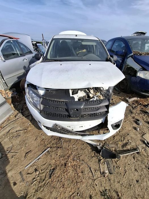 Dezmembrez Dacia Logan 2 1.2i berlina