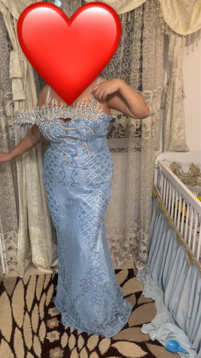 Rochie de vanzare purtata 2 ore ,rochia este pe corset ,negociabil