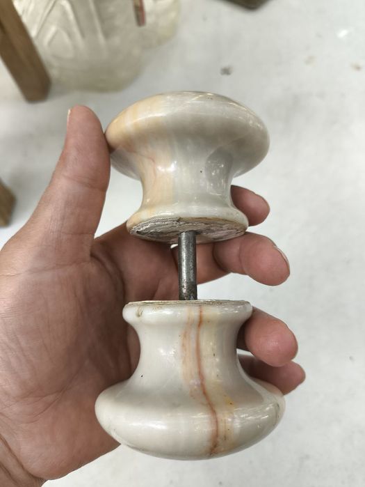 Дверная мраморная ручка