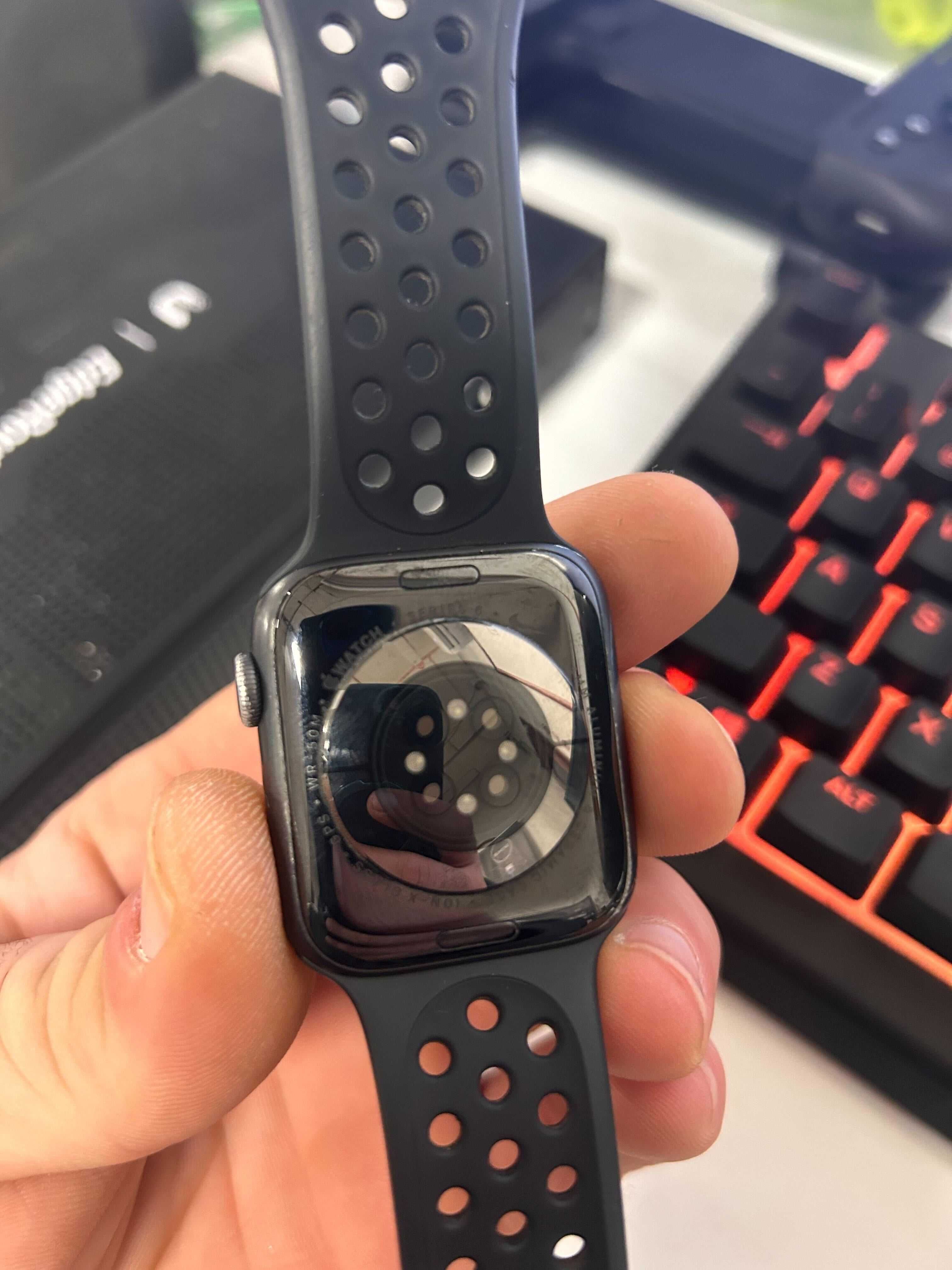 Спешно - Apple Watch Series 6 Nike GPS 44mm Black