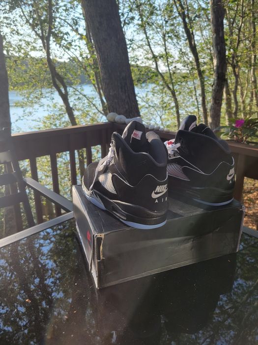 Продавам супер нови кецове jordan 5 OG black metalllic