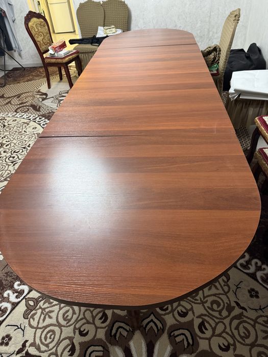 Стол со стулями