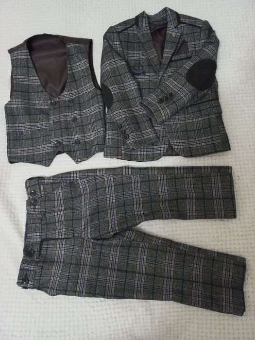 Продам костюм на мальчика