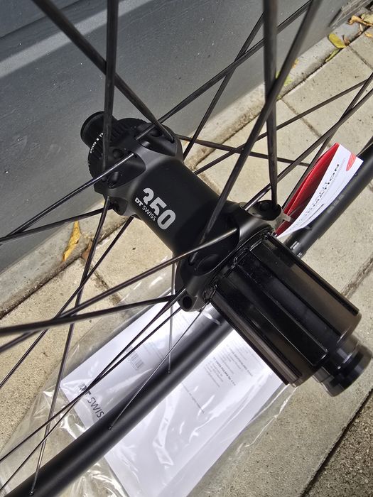 Roti DT Swiss GR1600 noi 28” Gravel