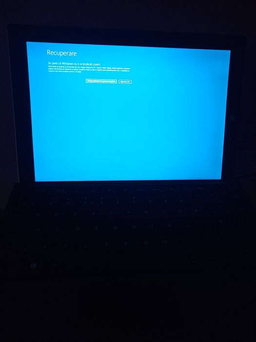 Vând tabletă  cu tastatura