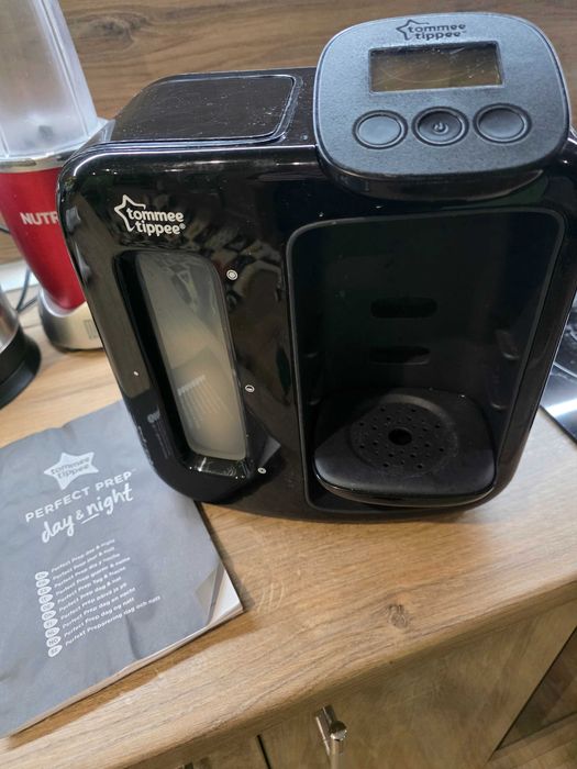 Електрически уред за приготвяне на адаптирано мляко Tommee Tippe