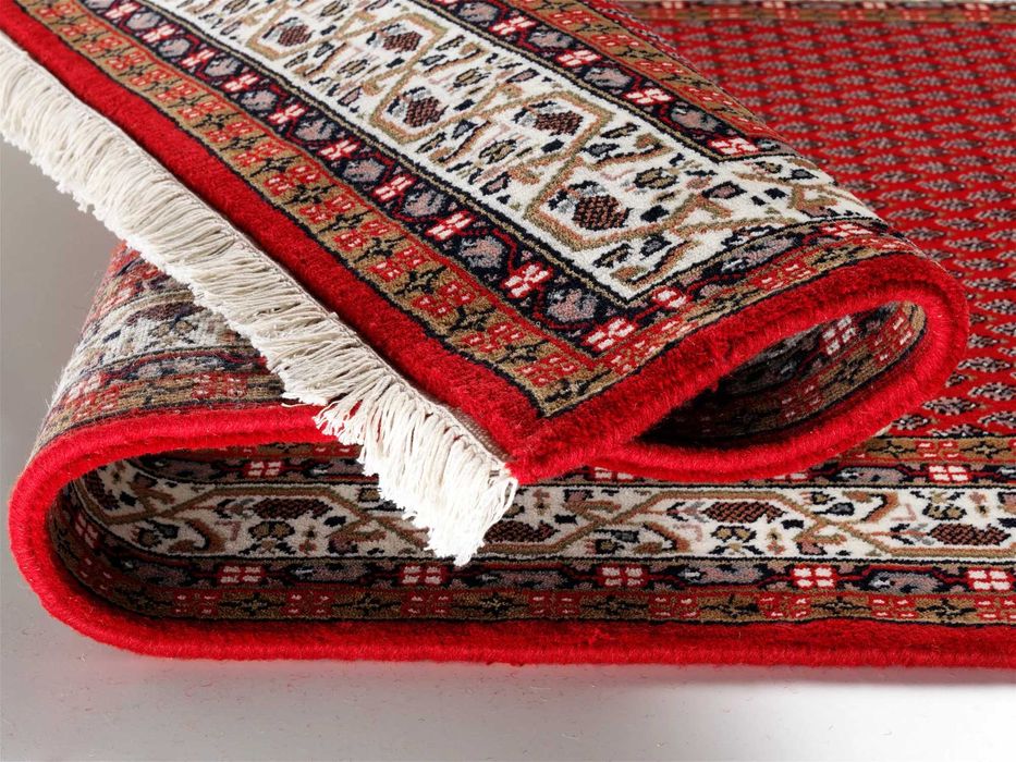 Вълнен килим тип персийски