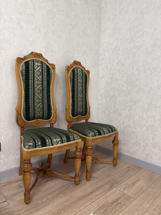 Стулья дубовые (10штук)