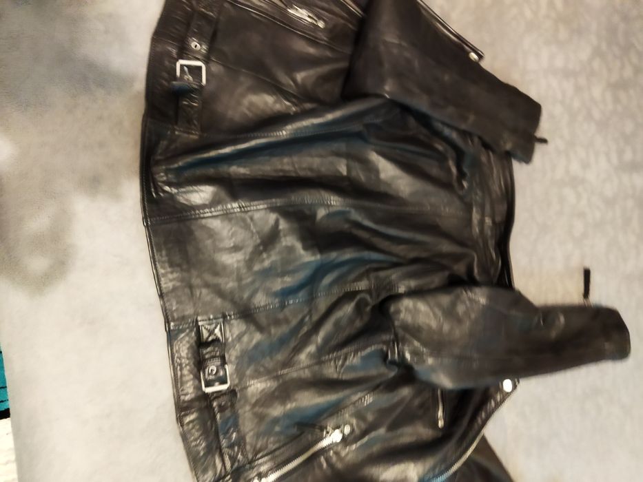 Jachetă piele aproape nouă,se vinde personal, elegantă și la modă