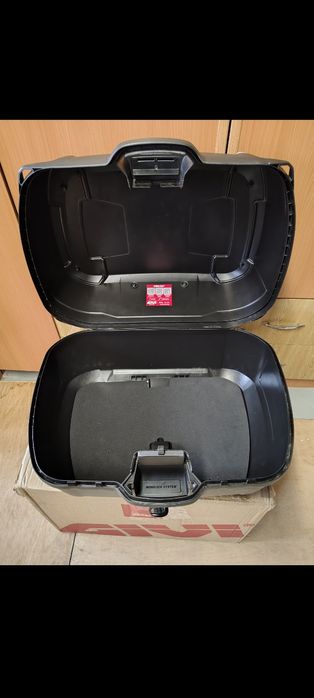 Cutie moto topcase top case moto  adventure Givi 45+ monolock
