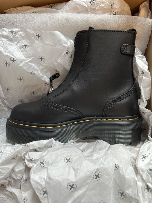 Dr. Martens Jetta 39