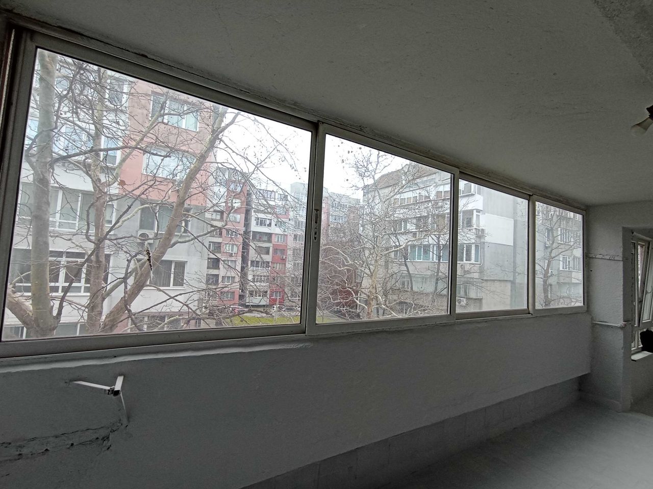 Дава се под наем Тристаен апартамент в Варна, ВИНС - 76 кв.м за 210000 € - Снимка #10