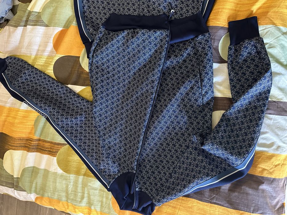 Оригинален анцунг Guess