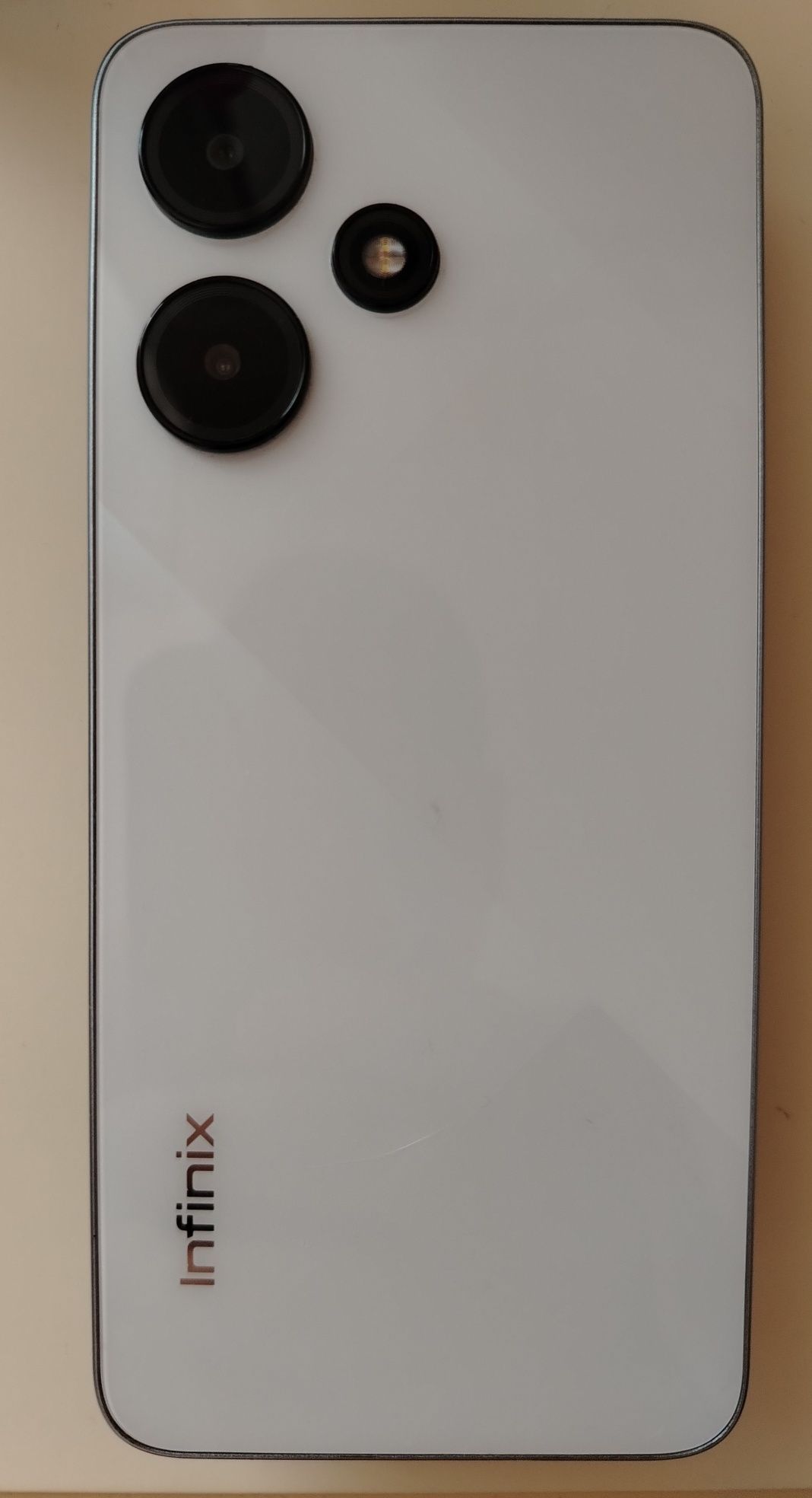Infinix HOT 30i white