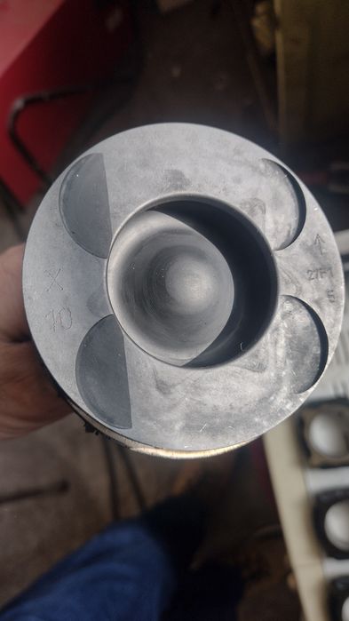 Бутала с биели за Мерцедес  E 2.7CDI W211 177кс.