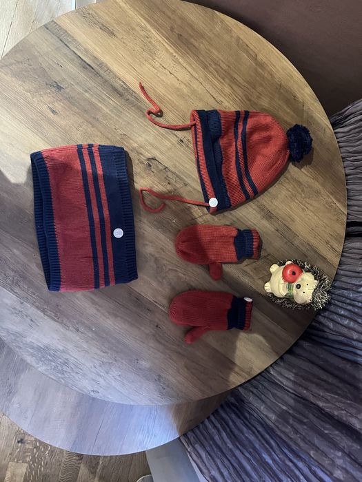 Комплект - шапка, шал и ръкавици Obaibi - размер 51