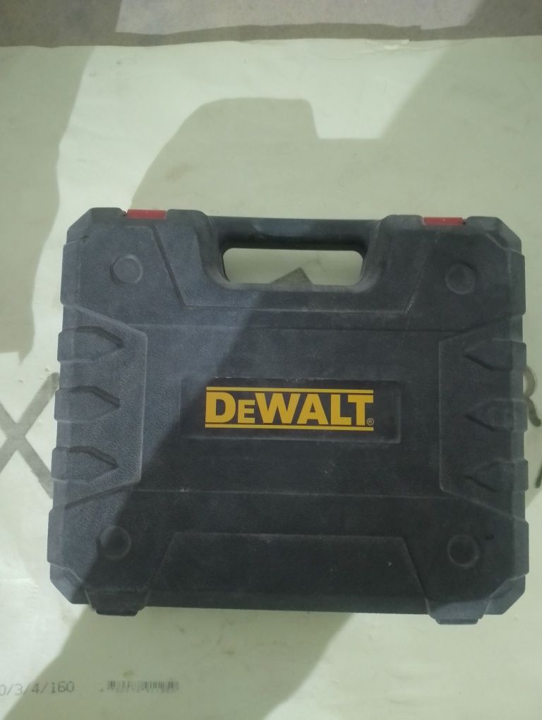 Шуруповёрт Dewalt 48V