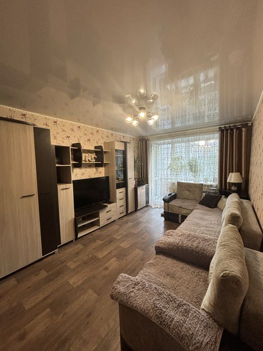 Продам 3 комнатную квартиру, на бензастрое.Радищева28