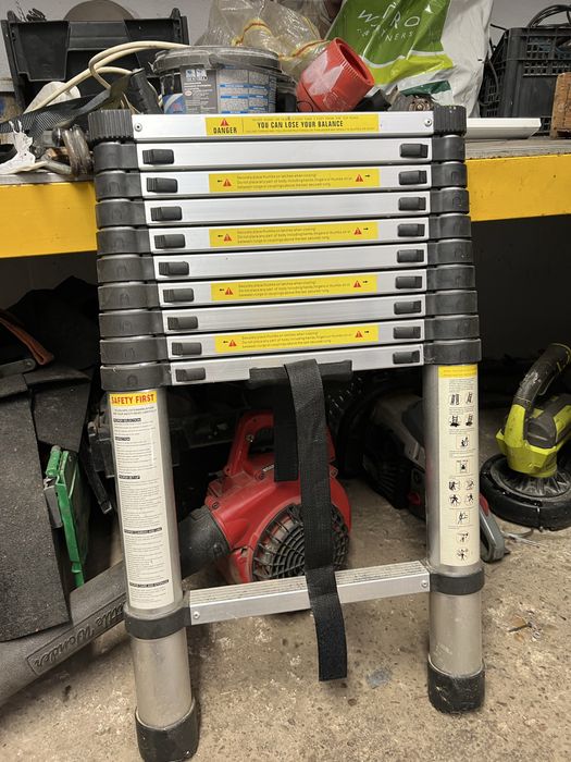 Scara pliabila ca noua