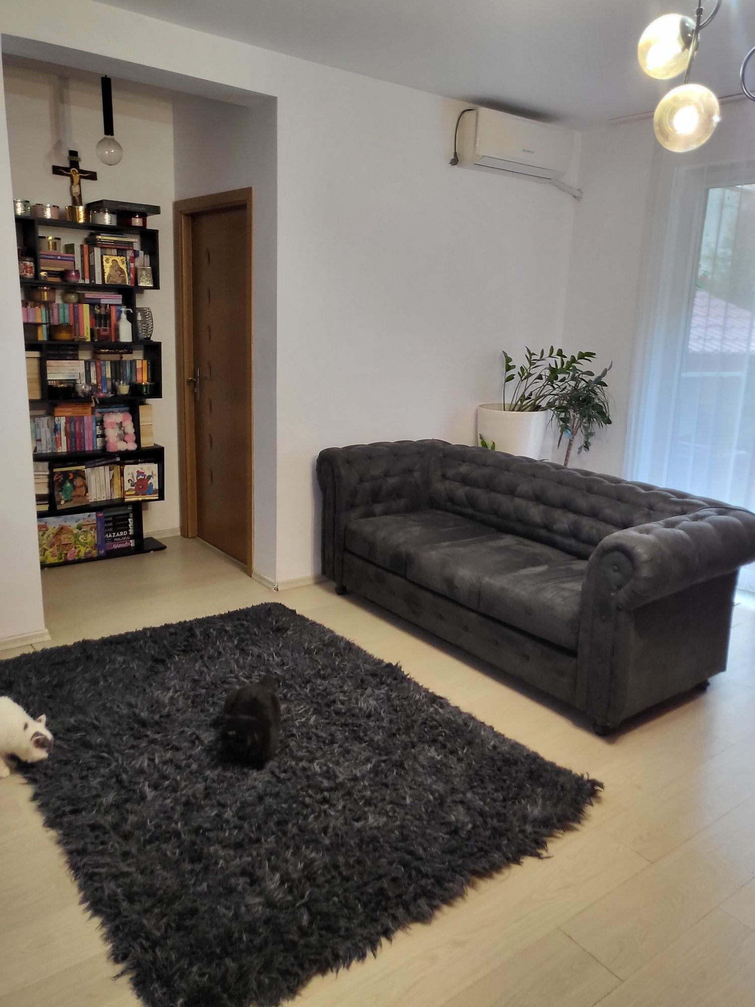 Vand apartament de 3 camere cu curte, Florești (Cluj) in zona Eroilor