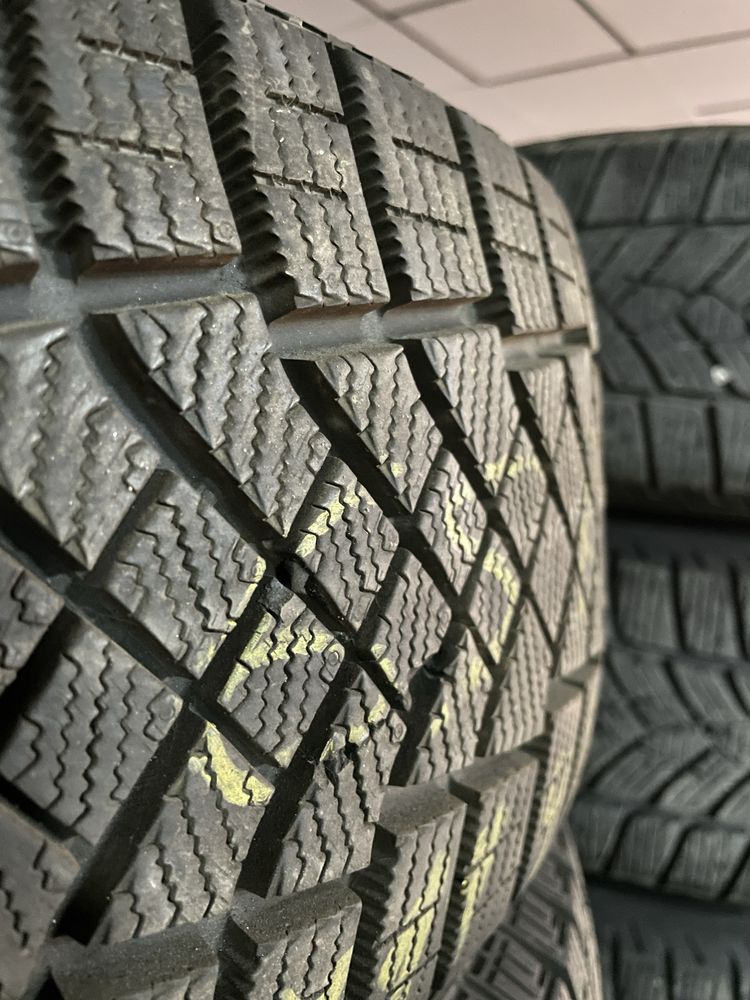 Pirelli 216/65R16 8mm