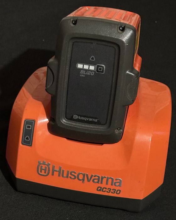Încarcator QC330+Baterie BLi20 Husqvarna! Defecte! Ideal pt reparat !