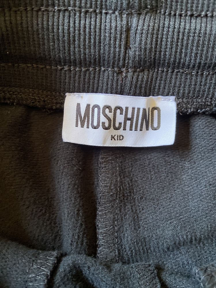 Moschino оригинален детски комплект 110 р