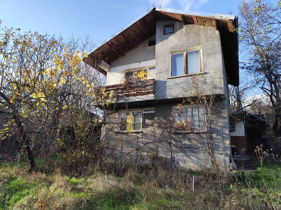 Къща двуетажна вила масивна