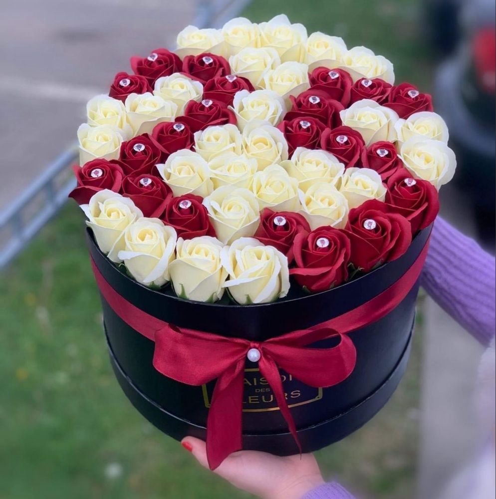 Подаръчна кутия/букет/сапунени/рози