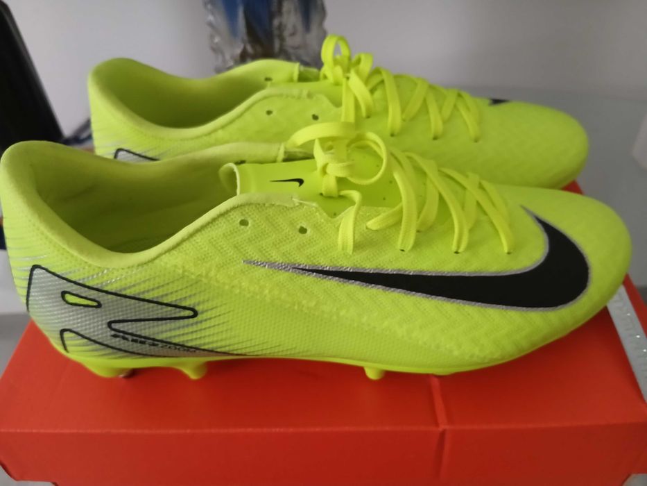 Ghete de fotbal Nike Vapor 16
