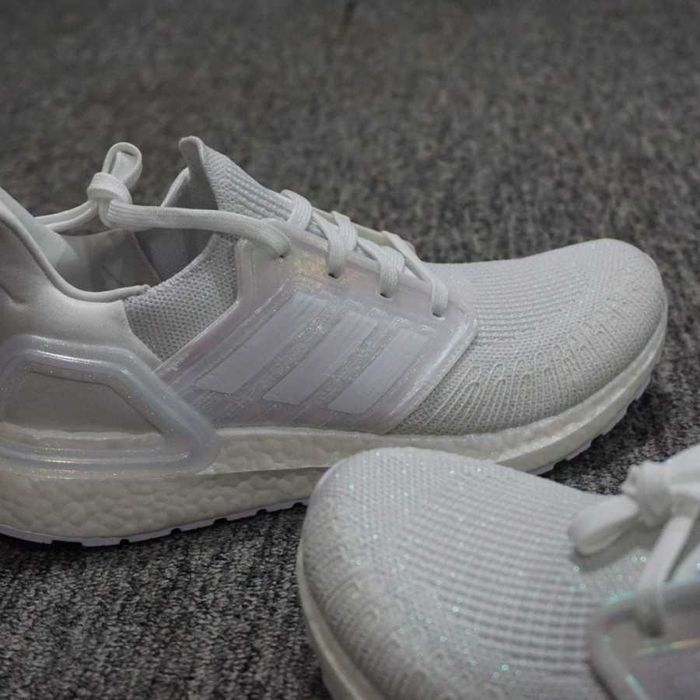 Оригинални маратонки * ADIDAS ULTRABOOST 20  Pearl  * EU42 ,43 1/3
