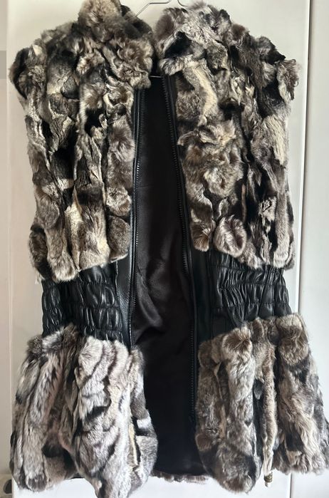 Vesta din blana de iepure nepurtată masura S,/M mic