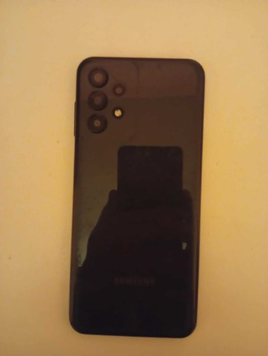 Salut ofer la schimb 2 telefoane in schimb la un iphone 12 pro /12