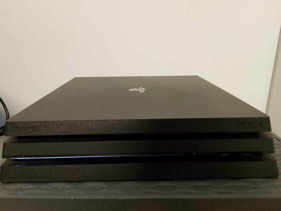 Плейстейшън 4 про 1Т