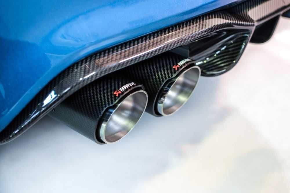 Спортни Накрайници за Гърне Akrapovic Двойни Карбон BMW М / Audi S RS