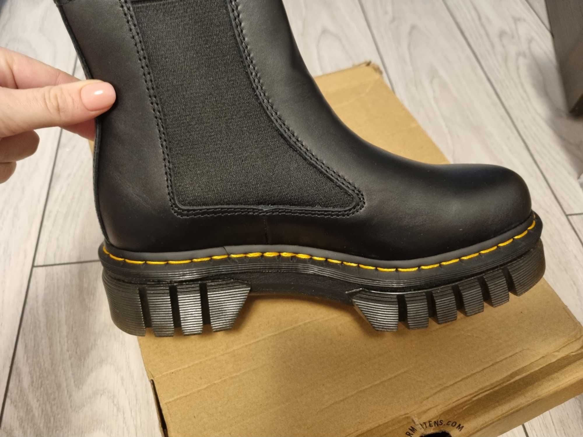 Dr. Martens Audrick Chelsea chuncy flat