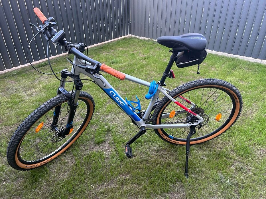 Vând bicicleta Cube SL