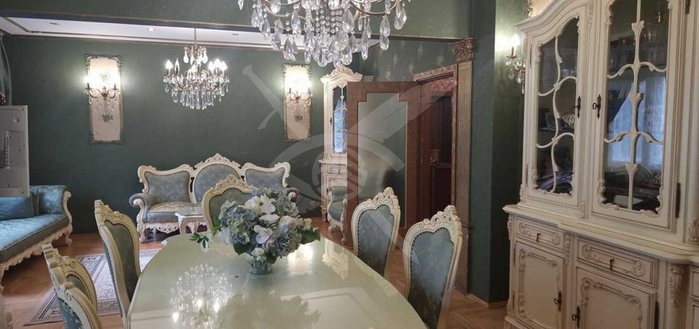 Продава се Четиристаен апартамент в Варна, Център - 150 кв.м за 2367 €/кв.м - Снимка #2