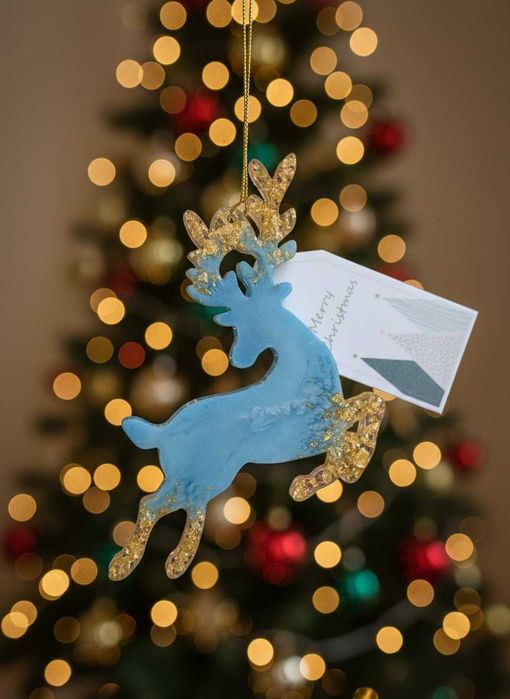 Коледни играчки  за елха от епоксидна смола 
Ръчно изработени фигурки