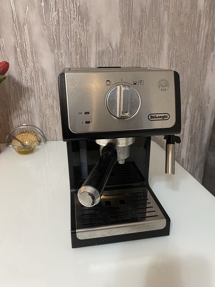 Продам кофеварку Delonghi !!!