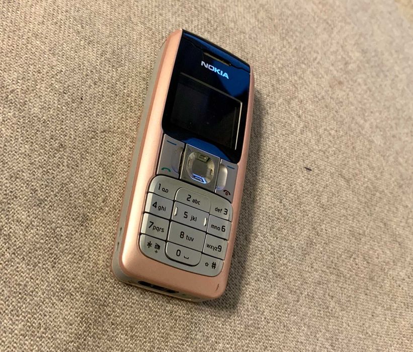 Telefon mobil Nokia 2310 - functional fara incarcator - blocat retea