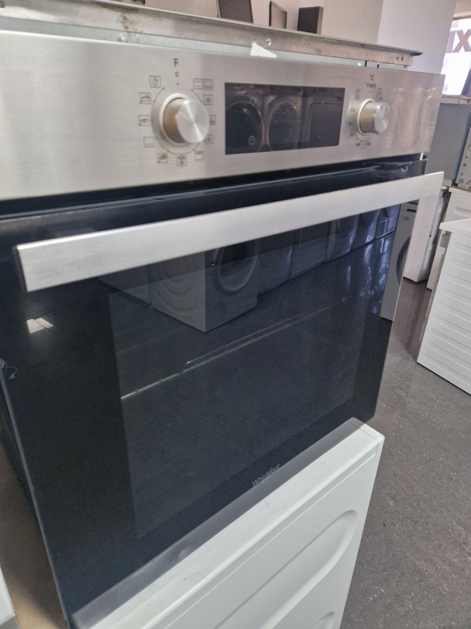 Фурна за вграждане Whirlpool 72 литра