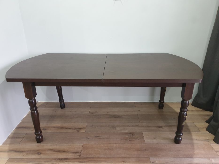 Стол обеденный для гостиной