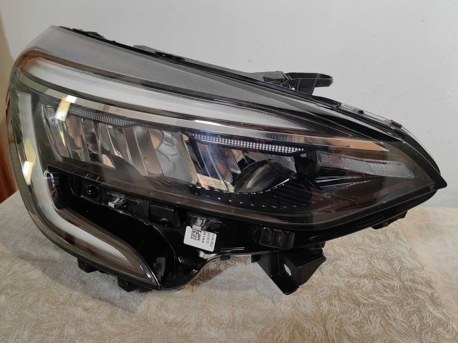Фар Renault Clio 5 LED десен / Фар Рено Клио / Фар Clio Оригинален