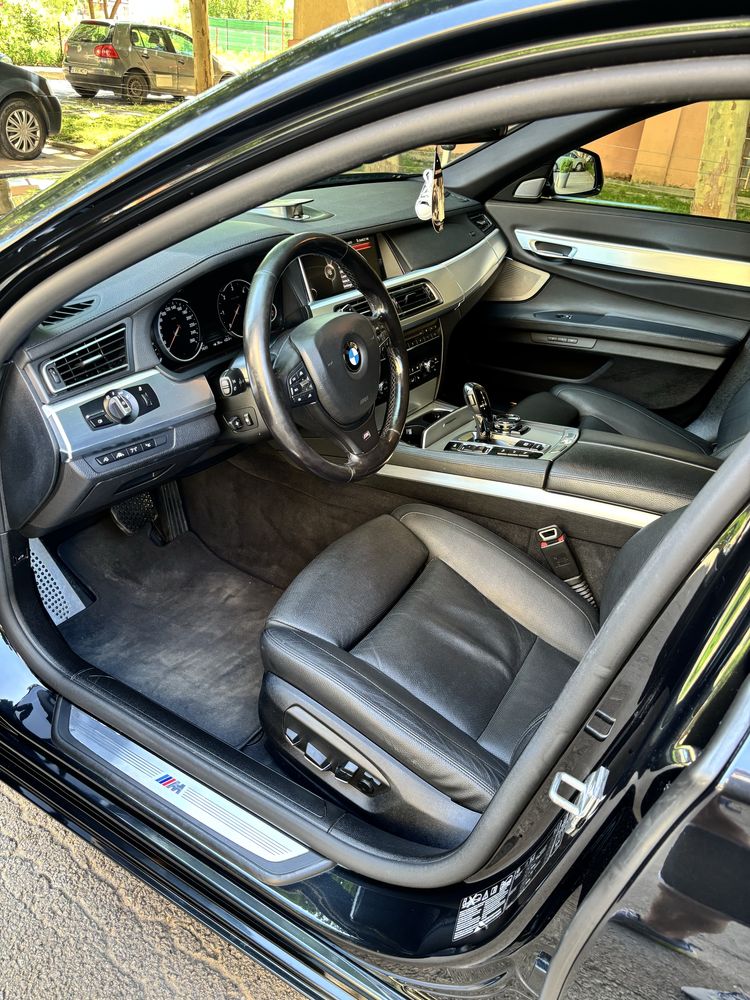 Vand bmw 750 xd m pachet