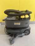 Inchiriem Karcher aspirator profesional curatare tapiterii